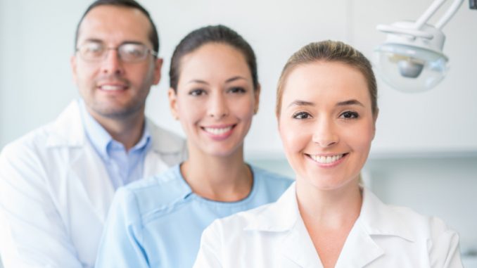 prosthodontist-vs-dentist