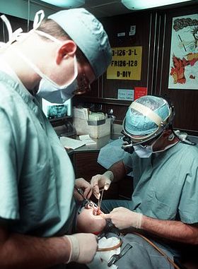 teeth-surgeon