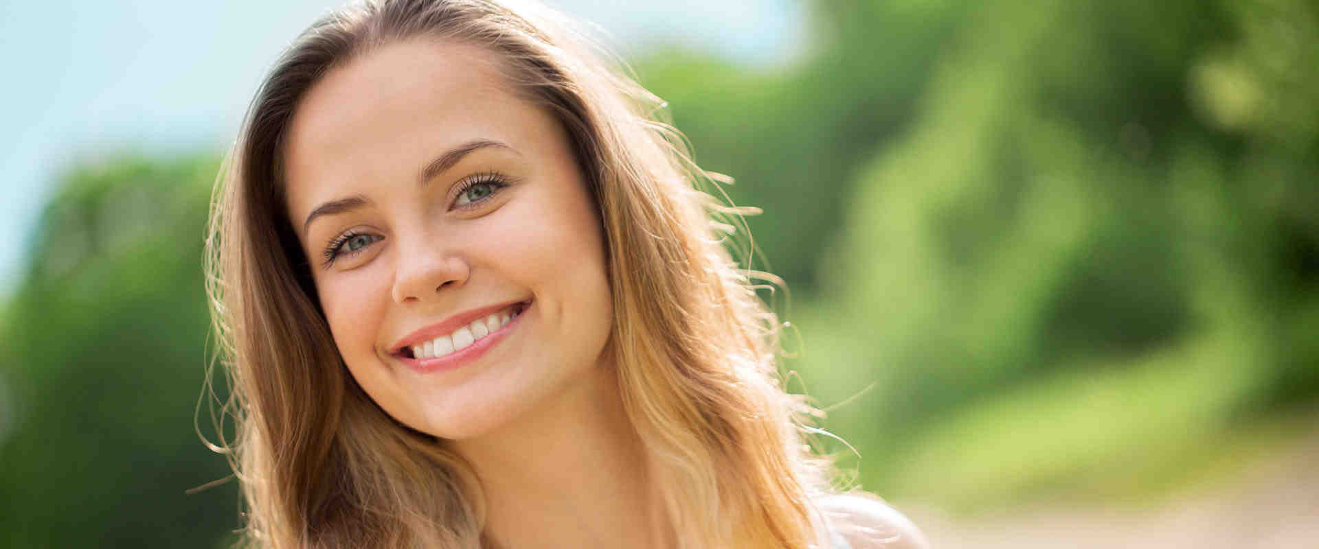 How do I choose a cosmetic dentist?