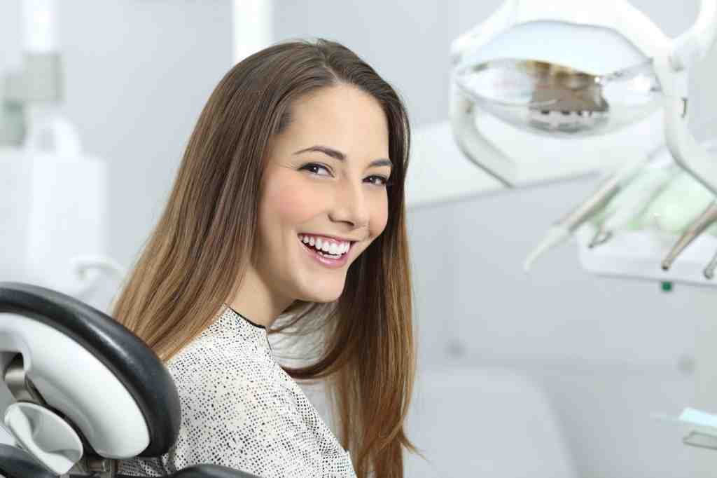 How do I choose a cosmetic dentist?