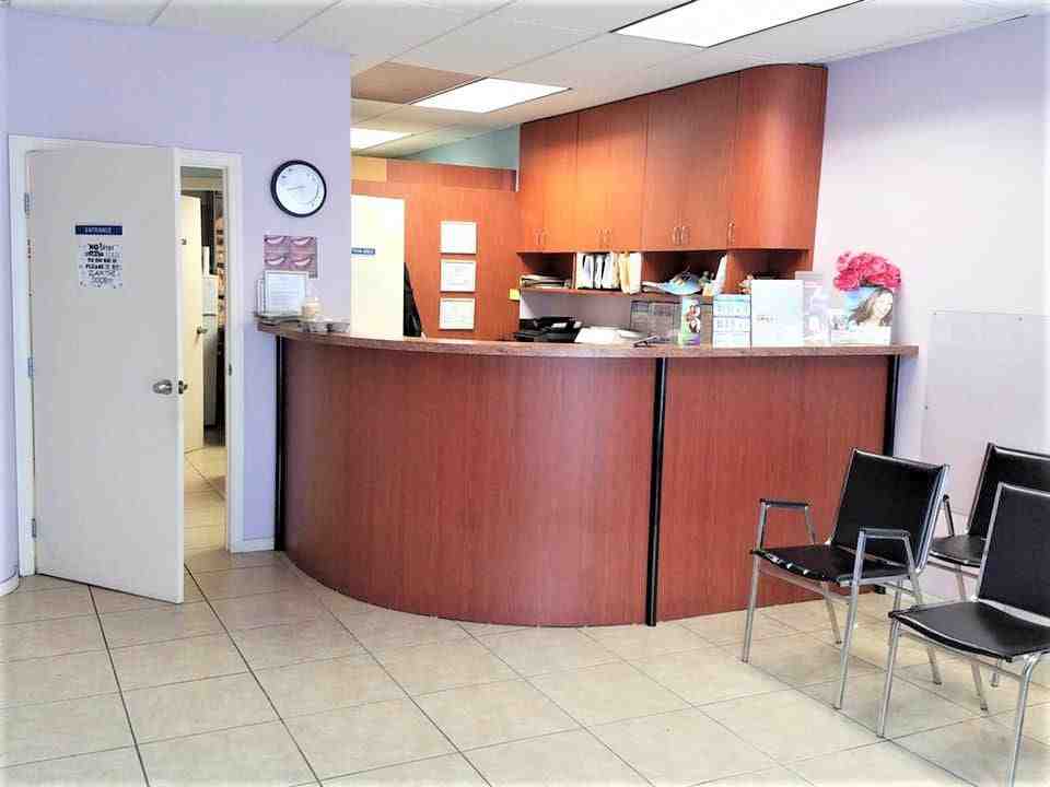 How do you find a good cosmetic dentist?