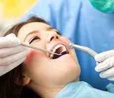 How do you find a good cosmetic dentist?