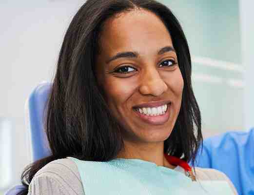 How much do implant dentists make?