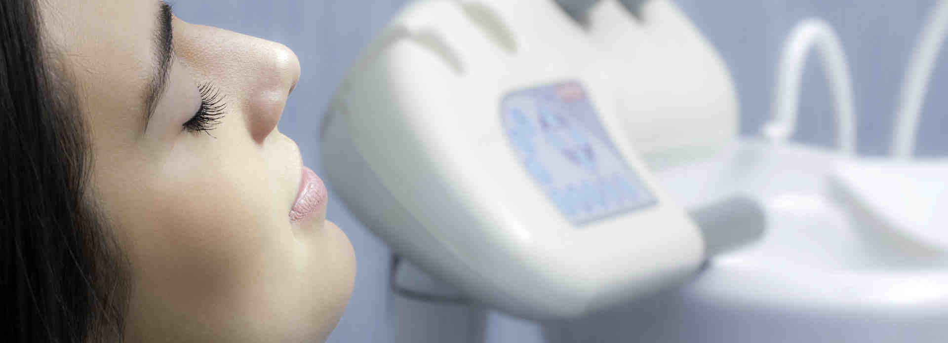 How much does it cost to veneer all your teeth?