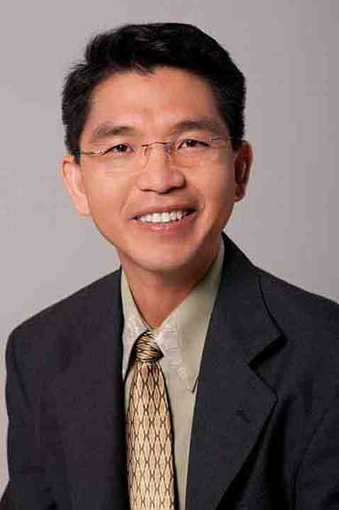 What is a cosmetic dentist called?