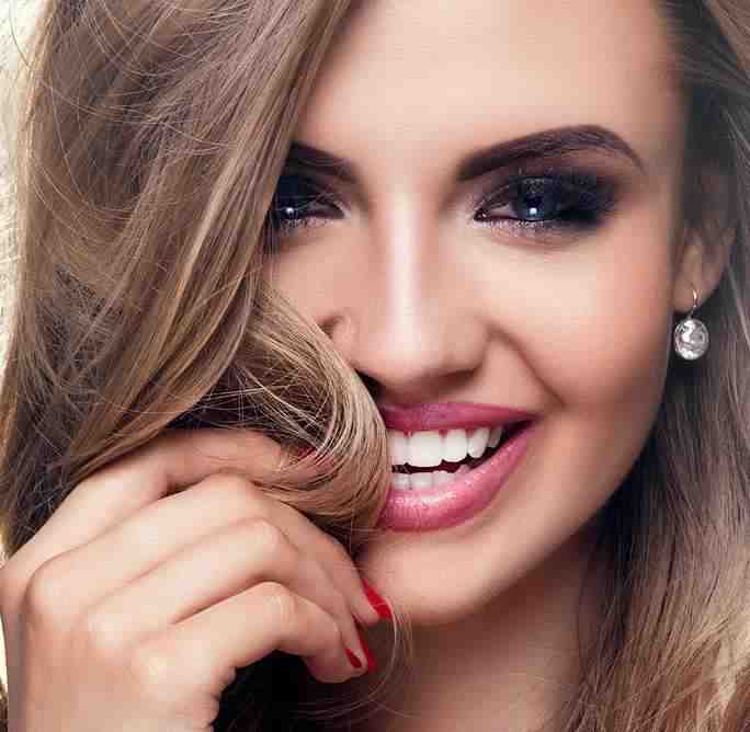 What is the difference between a holistic dentist regular dentist?