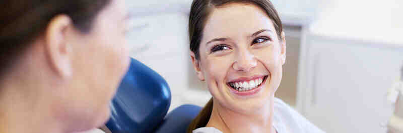How do I choose a cosmetic dentist?