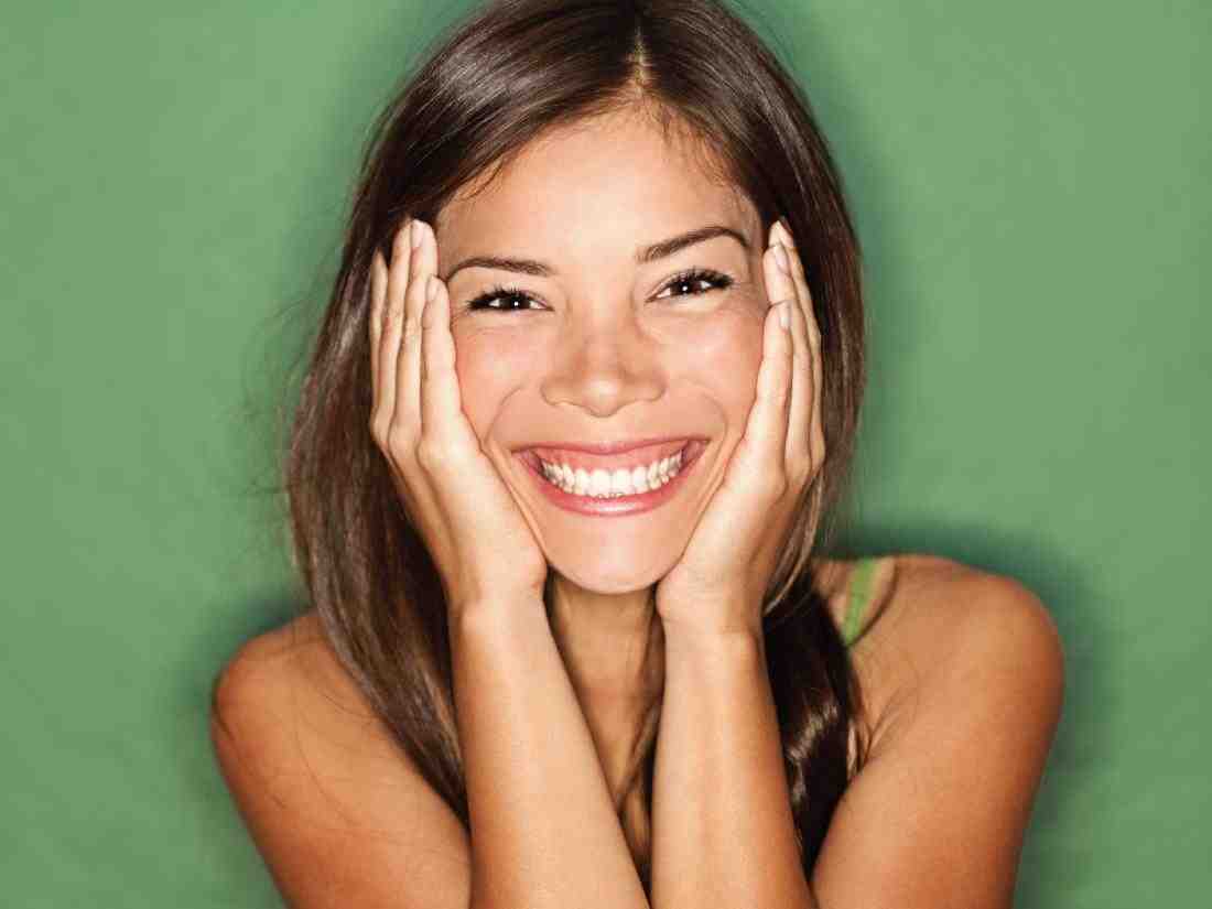 How do you find a good cosmetic dentist?