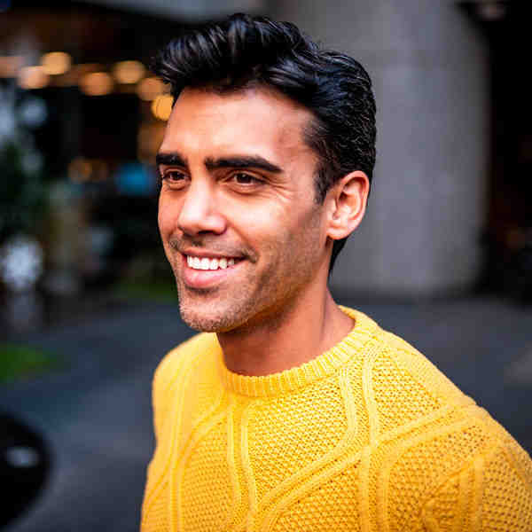 How much does it cost to veneer all your teeth?