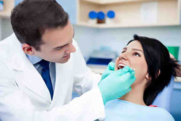 Can a general dentist do cosmetic dentistry?