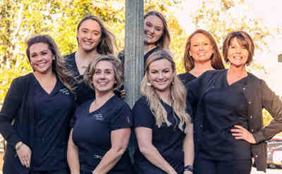 How do I choose a cosmetic dentist?