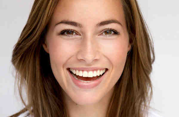 What type of dentist does cosmetic dentistry?