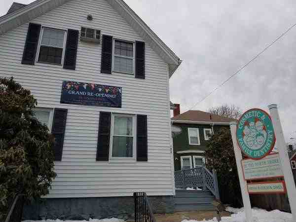 How much does a cosmetic tooth filling cost?