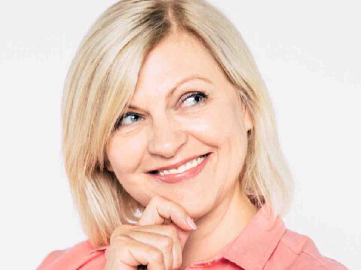 How painful is a tooth implant after surgery?