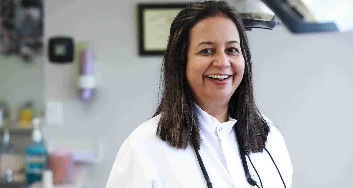 What is the difference between a dentist and a cosmetic dentist?