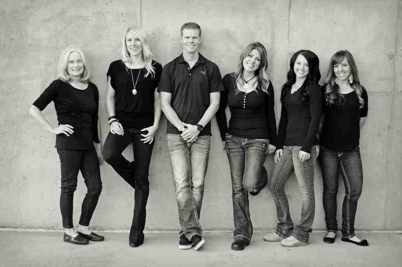 What is the difference between a dentist and a cosmetic dentist?