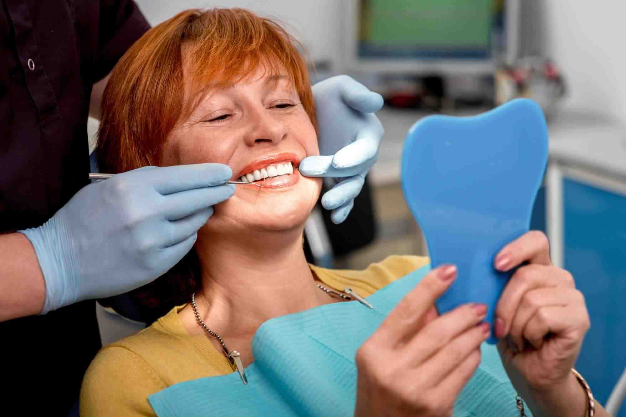 What is the success rate of mini dental implants?