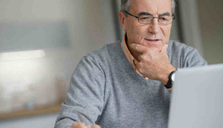 Who provides dental coverage for dental implants for seniors?