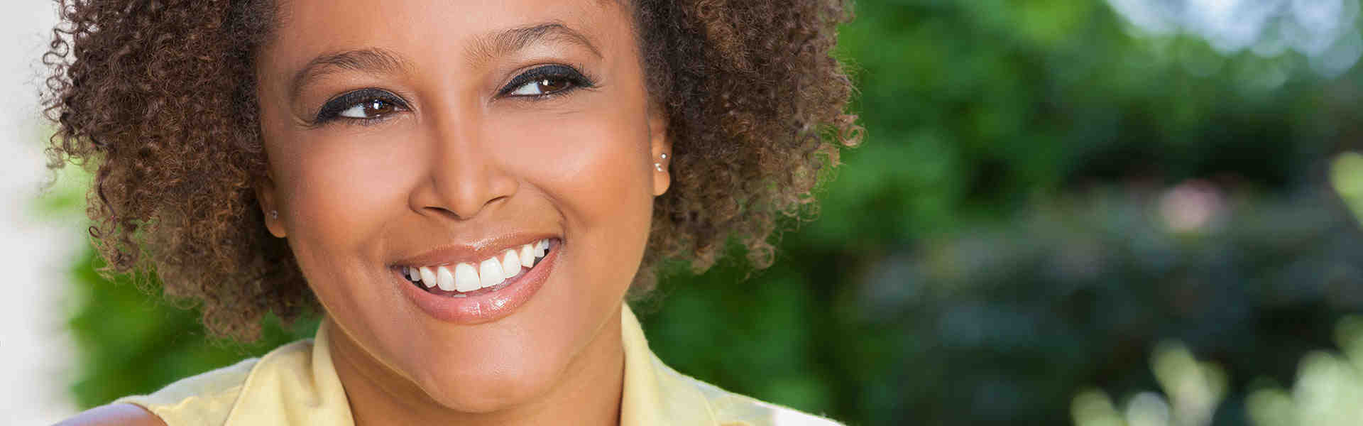 How do I find a reputable cosmetic dentist?