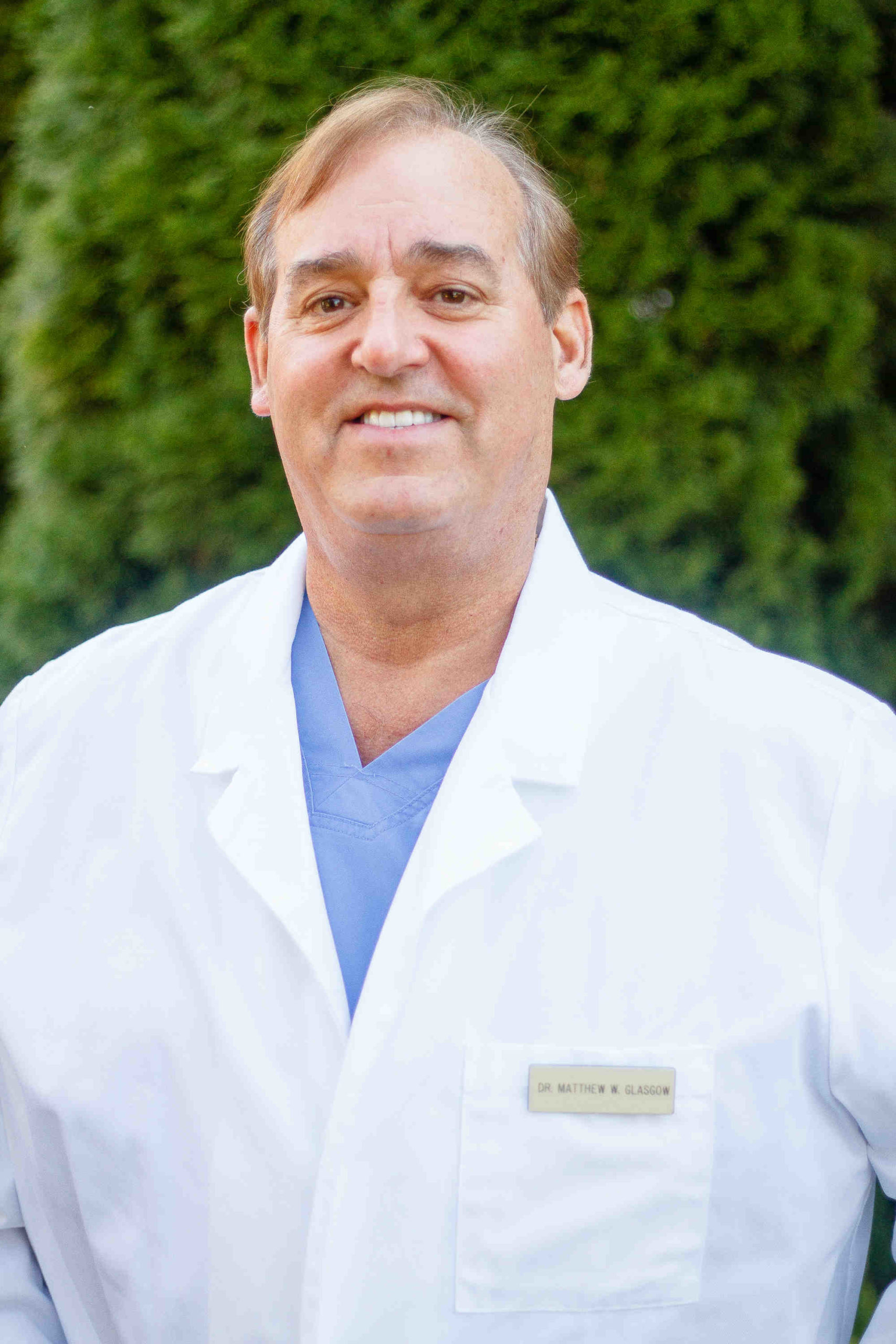 How do you become a certified cosmetic dentist?
