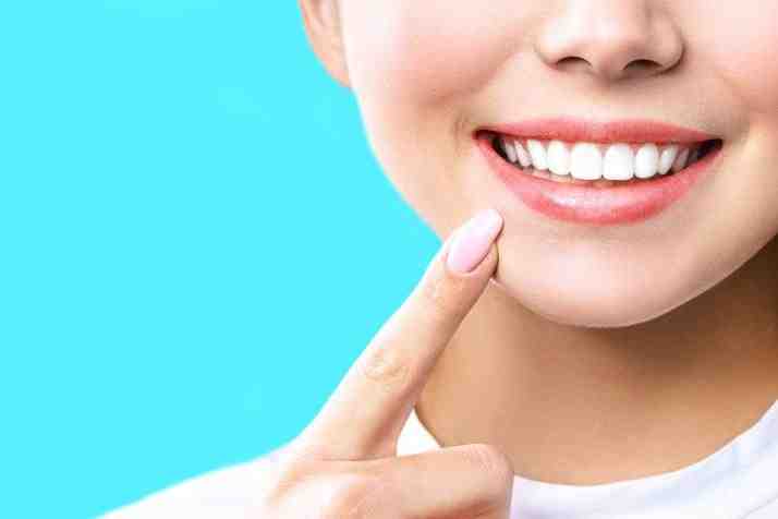 How much does a cosmetic dentist make?