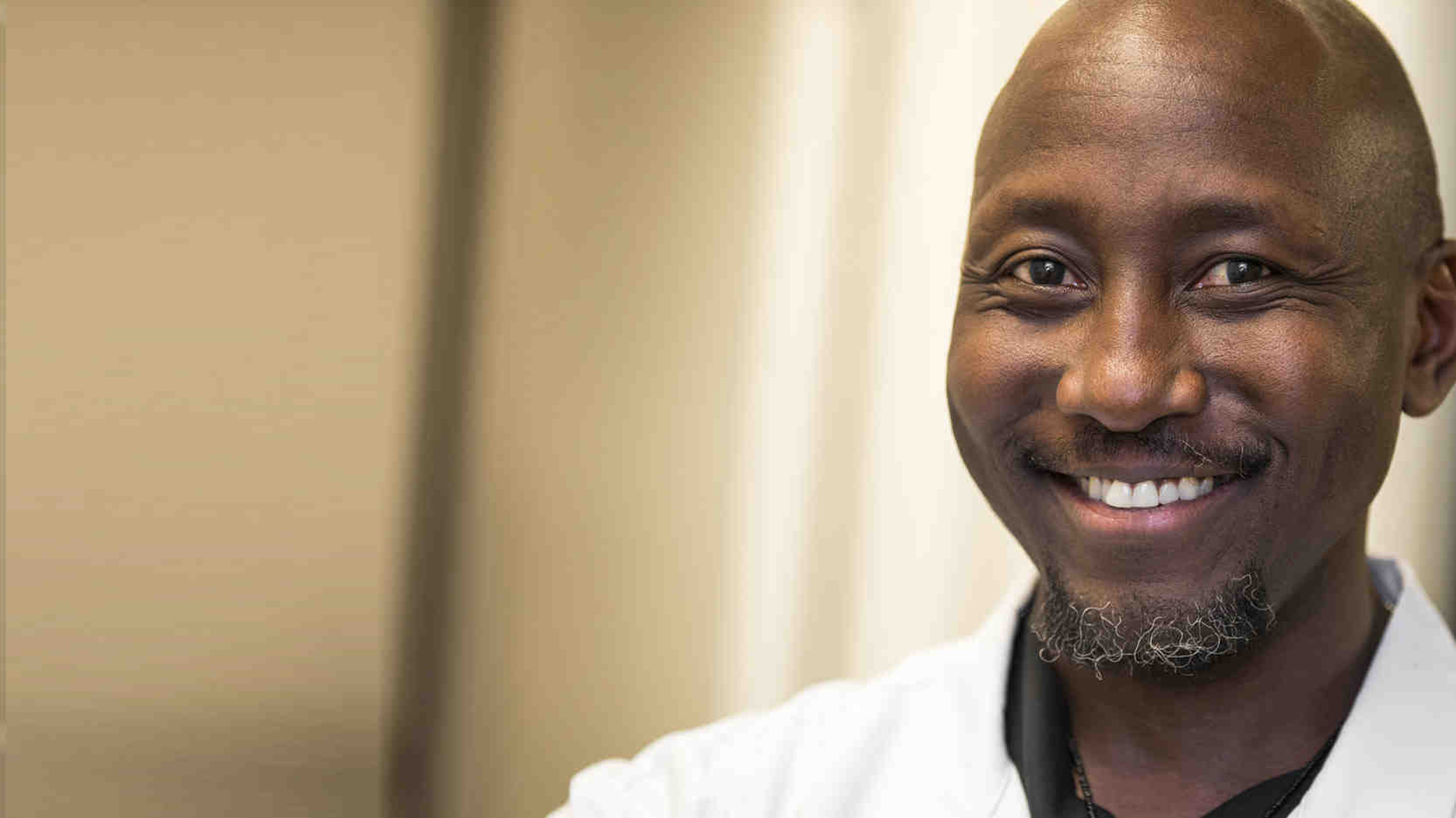 How much should a full set of dental implants cost?