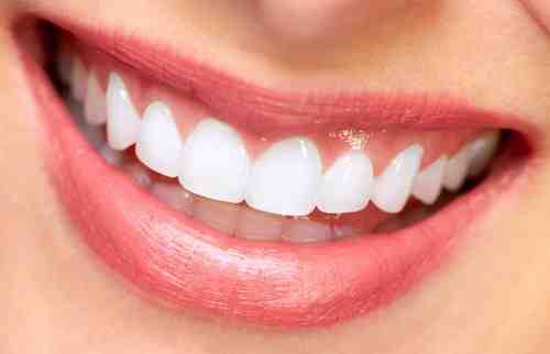 What is the difference between a dentist and a cosmetic dentist?