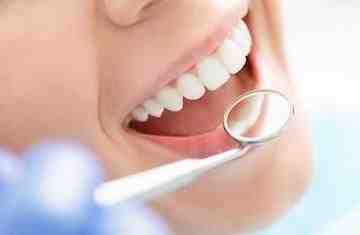 Do holistic dentists use fluoride?