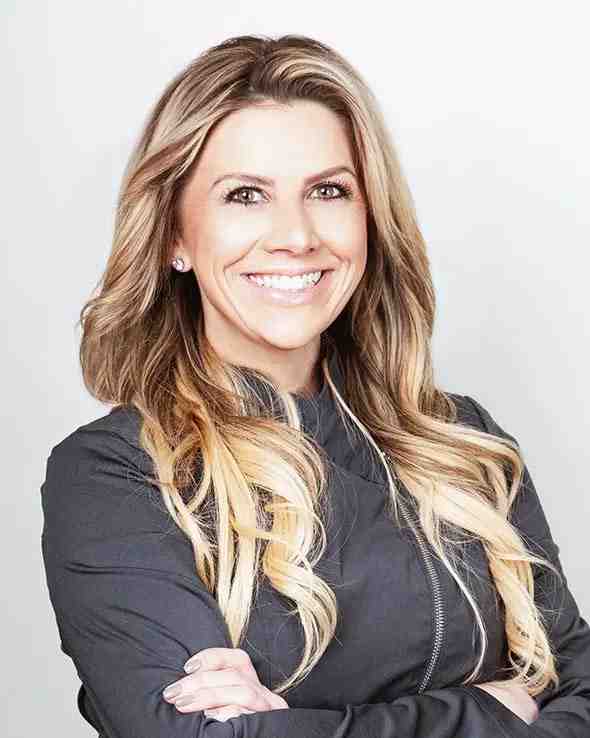 Do your teeth rot with veneers?
