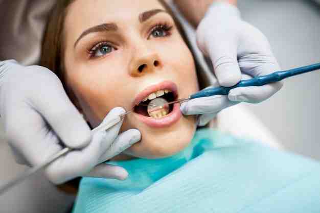 How do they remove mini implants?
