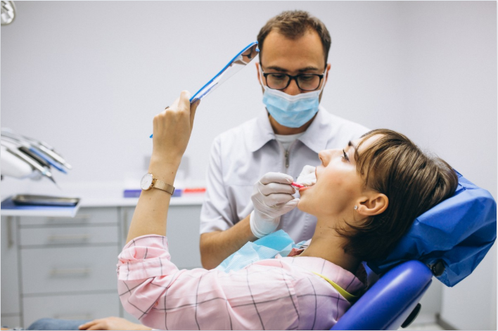 How many teeth can 2 implants hold?