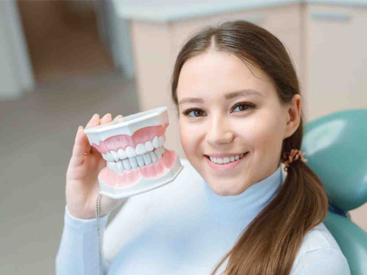 How much would a full set of veneers cost UK?