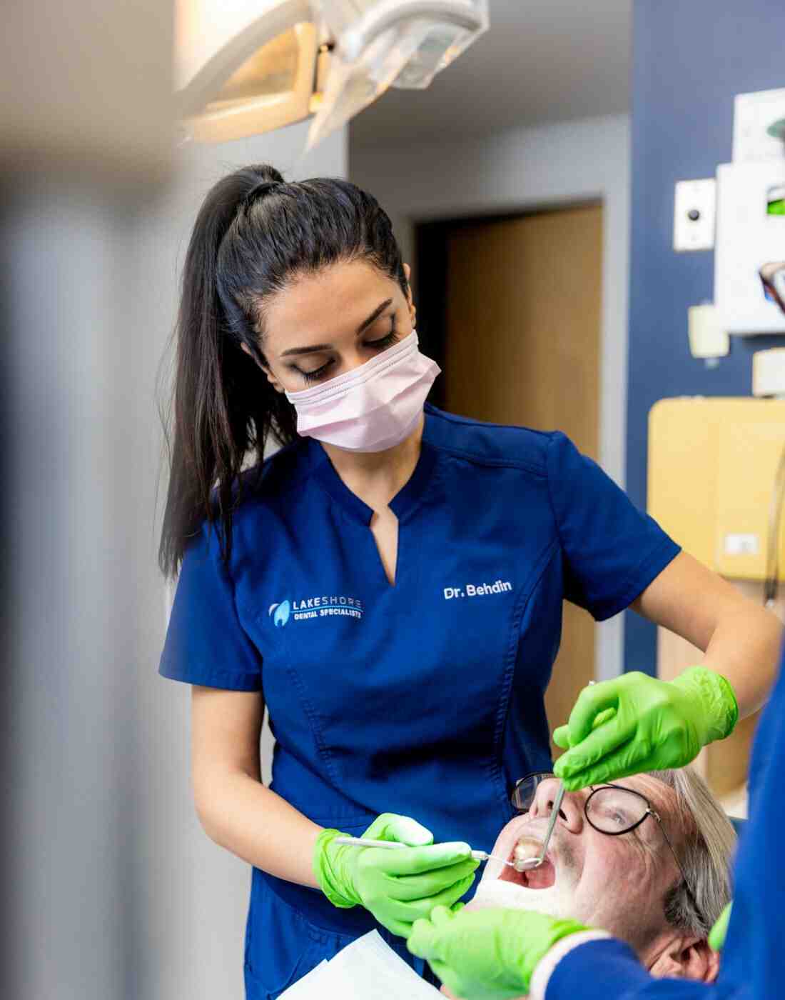 What are standard dental implants?