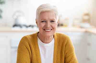 What type of dentist is best for implants?