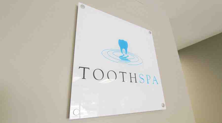 When should you not get dental implants?