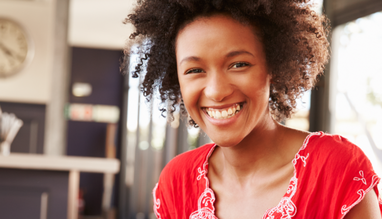 How do I become a cosmetic dentist in the US?