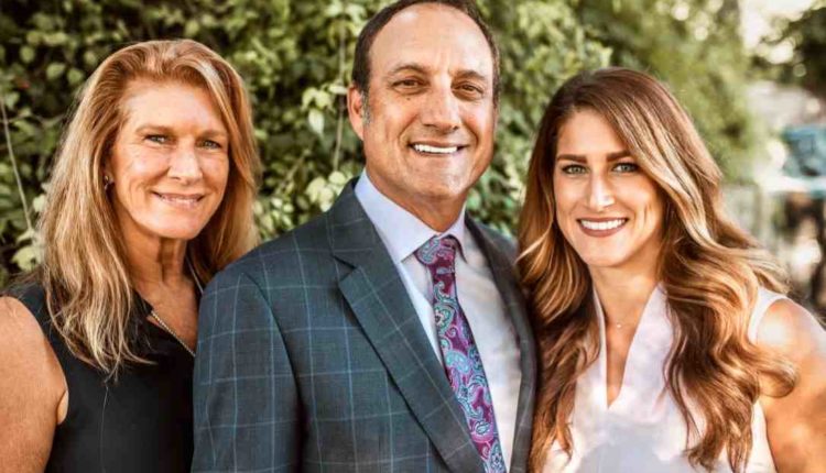 Sandalwood family & cosmetic dentistry