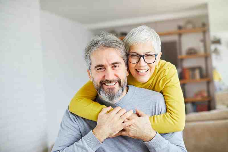 What is an alternative to dental implants?