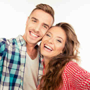 Can veneers go on crooked teeth?