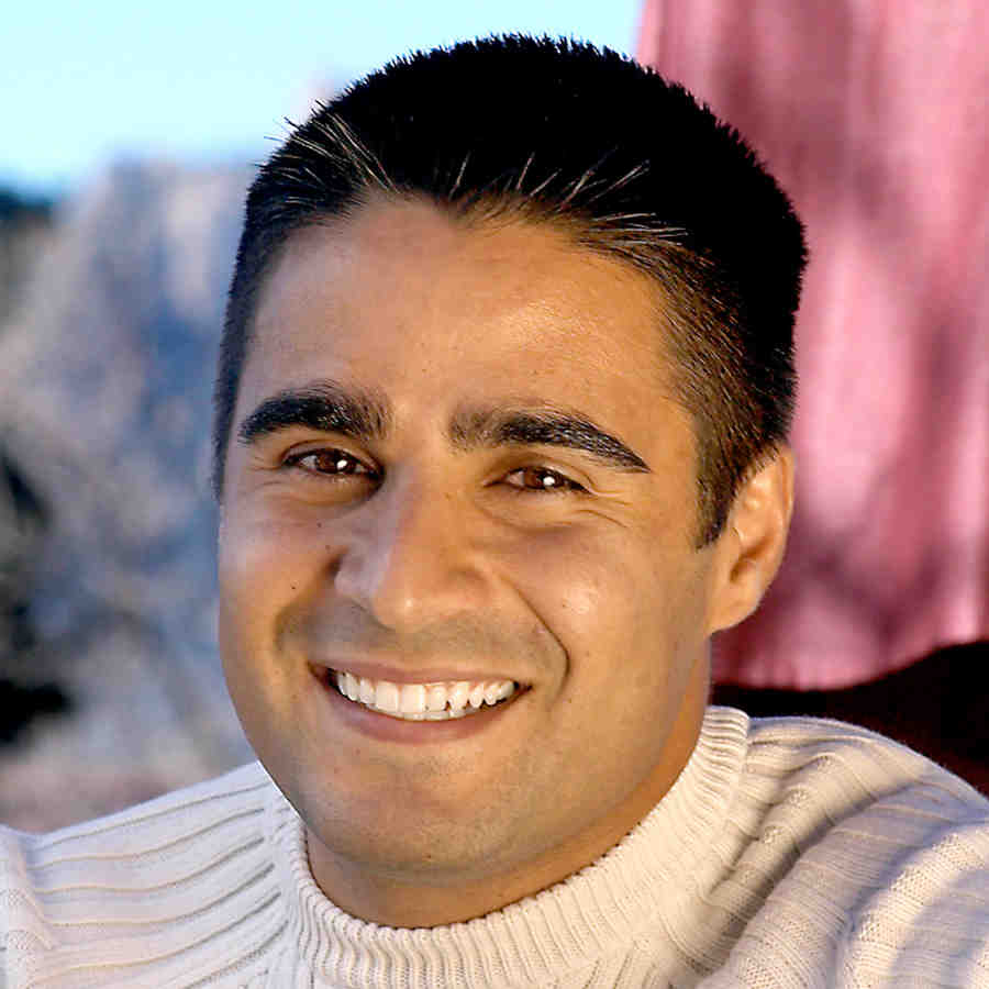 Can you tell if someone has dental implants?