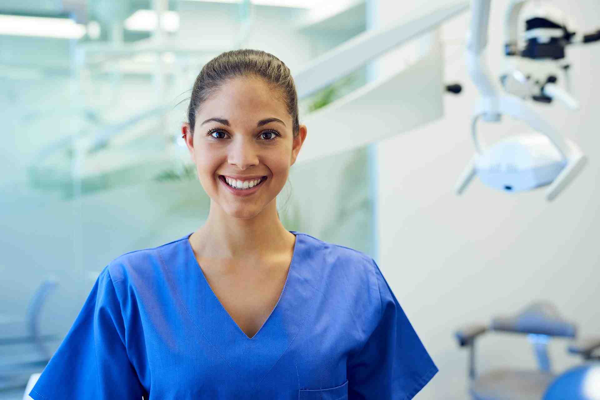 Do dentist make more than doctors?